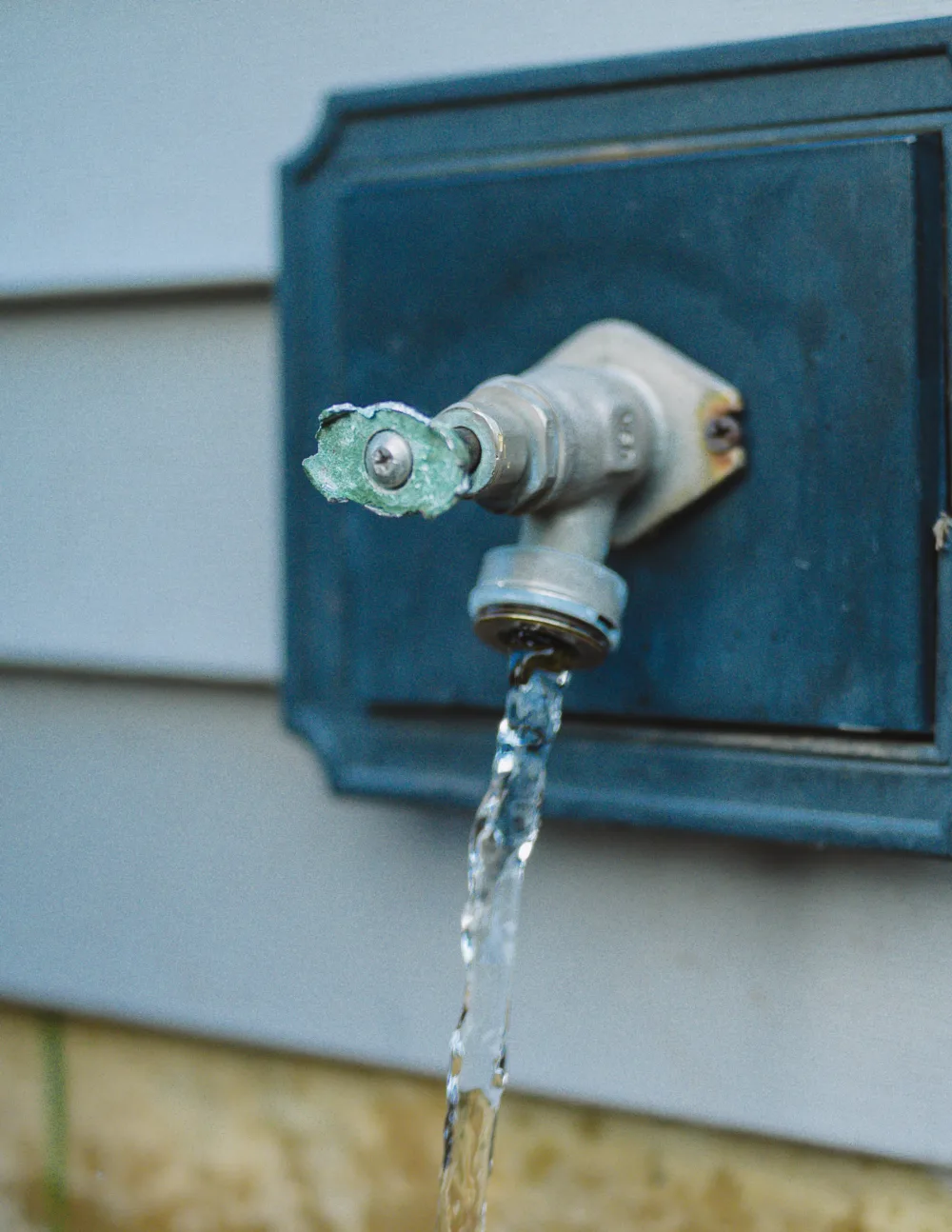 residential spigot working perfectly in a chicago western suburb